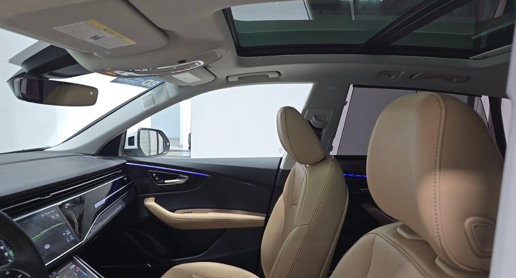 Interior Front Seats