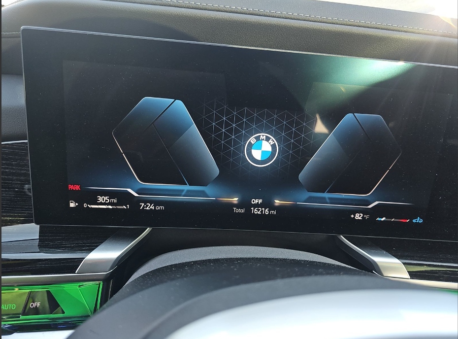 Curved Display Instrument Cluster