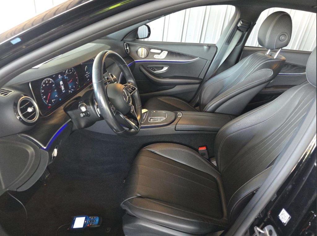 Interior Front Cabin & Leather Seats