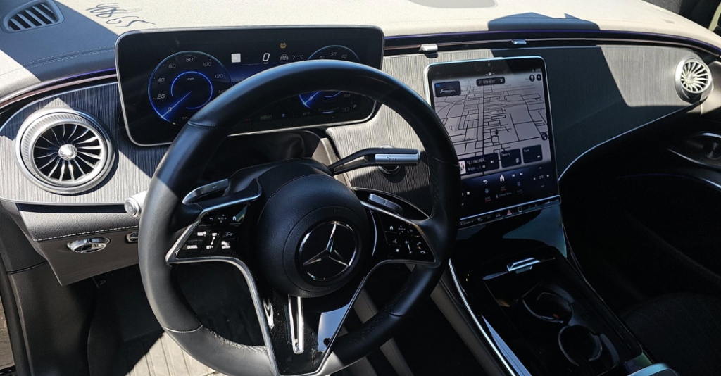 Interior Cockpit & MBUX Center Display