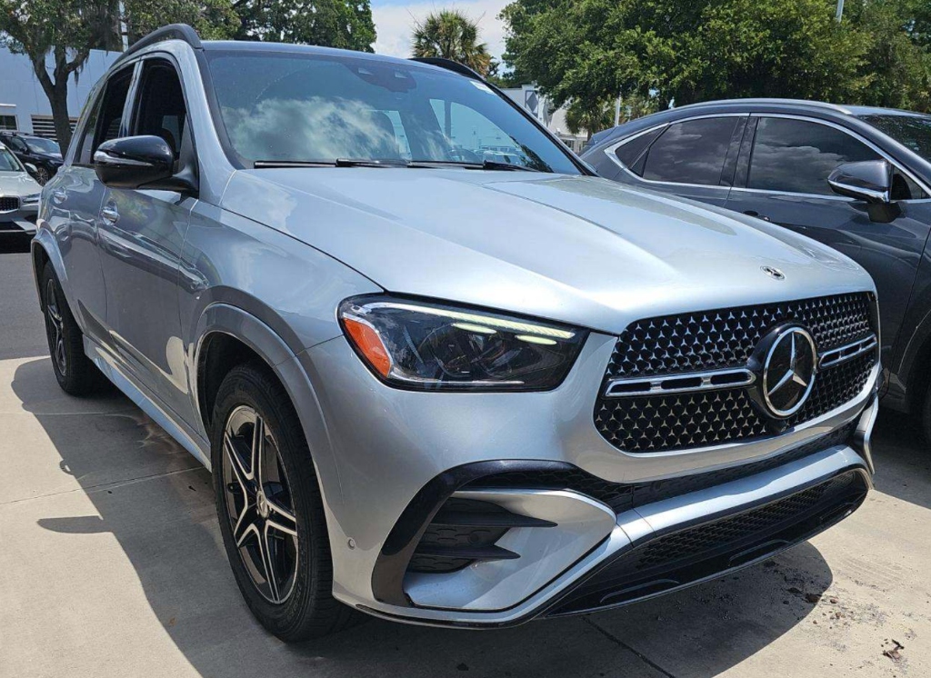 2024 Mercedes-Benz GLE 350 Front Profile